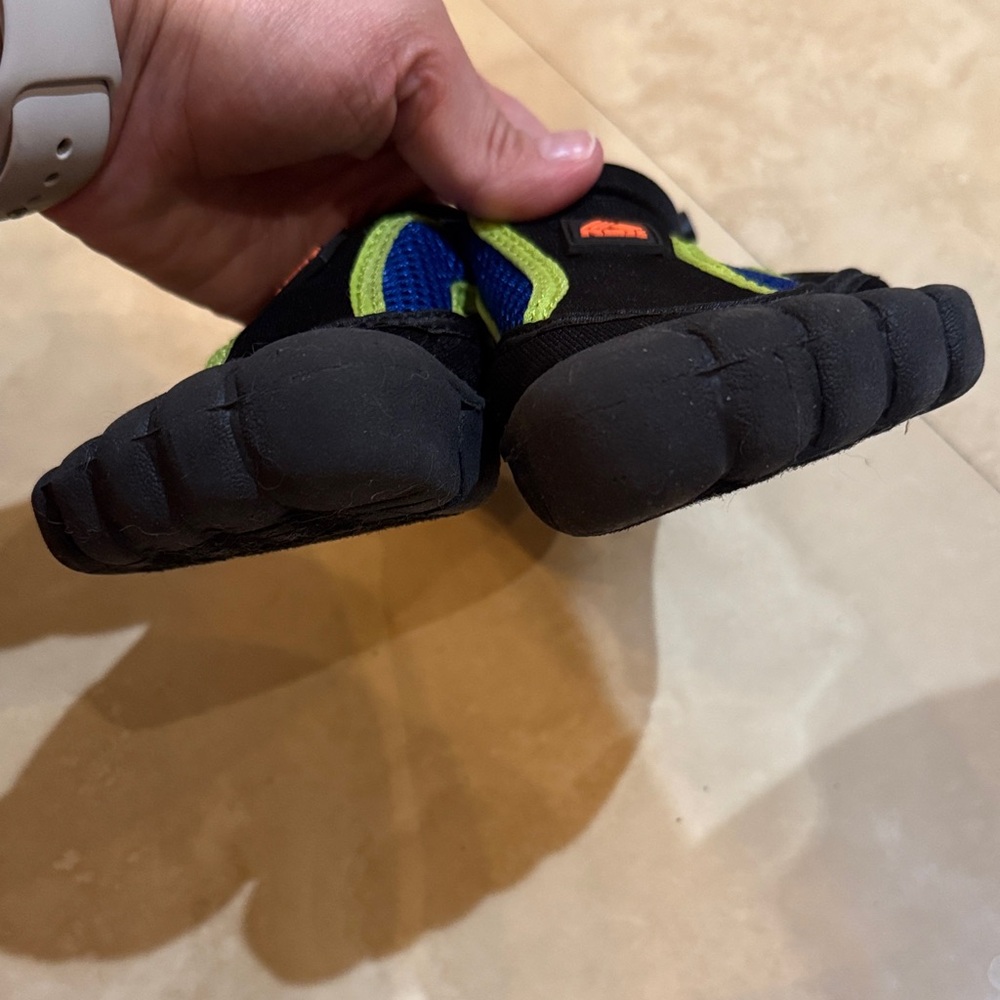 Kids Aqua Shoes - Black and Blue - Picture 2 of 4